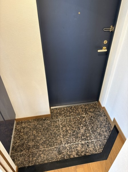 パレソレイユ西新宿の玄関