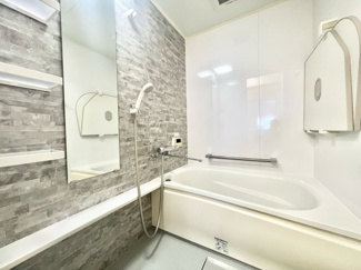 【浴室】 | 朝日プラザ桃山東 | 追い炊き機能付きで、いつでも温かい湯舟に浸かれるので一日の疲れをリフレッシュできます。