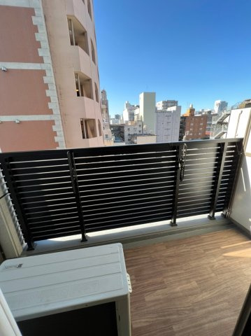 プレサンス久屋大通公園セラフィ　名古屋市賃貸　仲介手数料無料のバルコニー