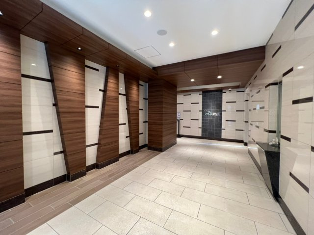 プレサンス久屋大通公園セラフィ　名古屋市賃貸　仲介手数料無料のエントランス