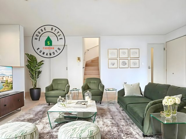 熊本市南区城南町下宮地第3-3棟（1号棟）の居間・リビング|明るく開放的なリビングダイニングは豊かな陽光が注ぎ込み、やすらぎの空間を演出してくれます。ご家族で楽しいひとときをお過ごし下さい。※家具はCGを合成したものです。