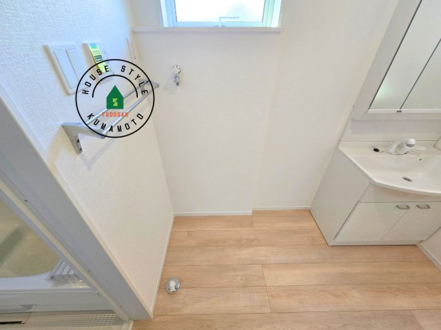 熊本市南区城南町下宮地第3-3棟（1号棟）の内観：施工例|ランドリースペースは広さもたっぷり。