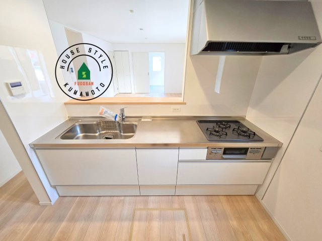 熊本市南区城南町下宮地第3-3棟（1号棟）のキッチン|ご家族を近くに感じられる対面キッチンのLDK。会話もはずみそうですね。