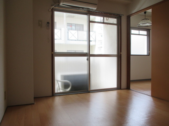 【居間・リビング】 | 明るいお部屋です