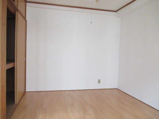 【居間・リビング】 | 明るいお部屋です