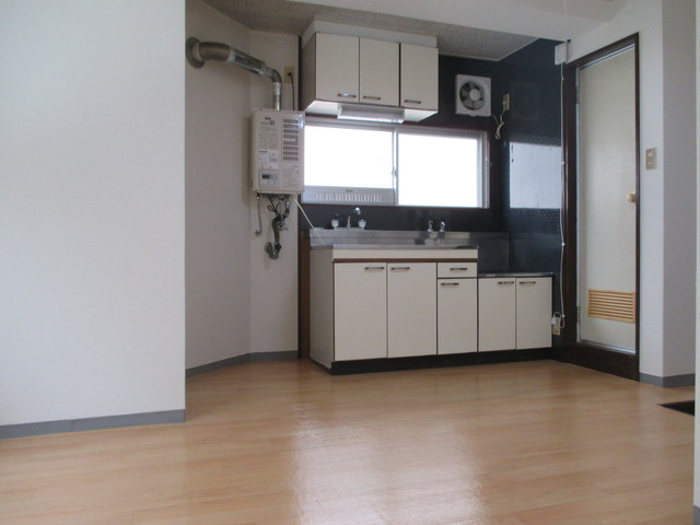 【居間・リビング】 | 明るいお部屋です