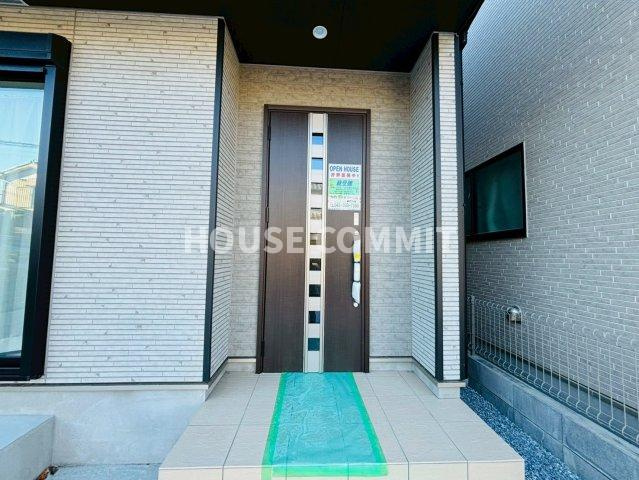 大袋Ⅰ　新築戸建　B号棟の玄関