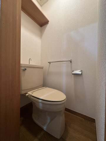 府中市宮西町３丁目の賃貸マンションのトイレ