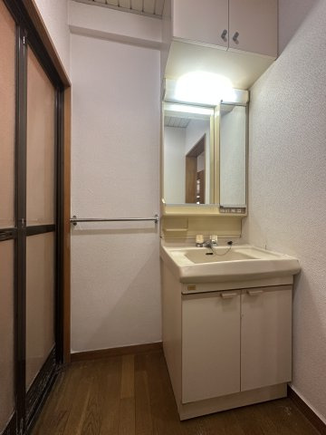 府中市宮西町３丁目の賃貸マンションの洗面所