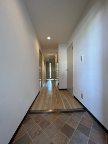 メルヴェーユ桃山台の玄関