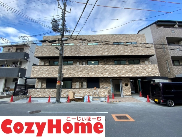 タイル張りのお洒落な外観です。