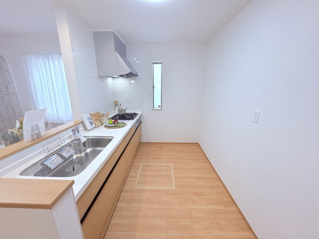 ハートフルタウンうるま市石川楚南2号棟のキッチン