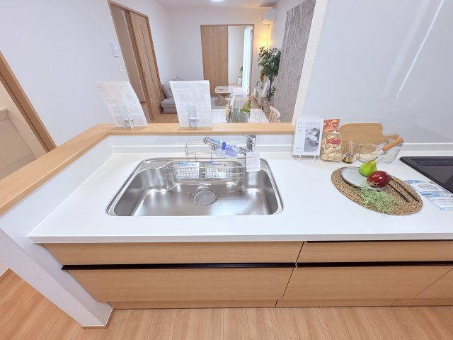 ハートフルタウンうるま市石川楚南2号棟のキッチン