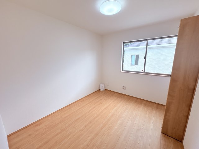 ハートフルタウンうるま市石川楚南2号棟の洋室