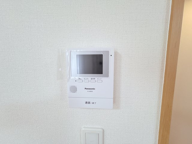 ハートフルタウンうるま市石川楚南2号棟の防犯設備