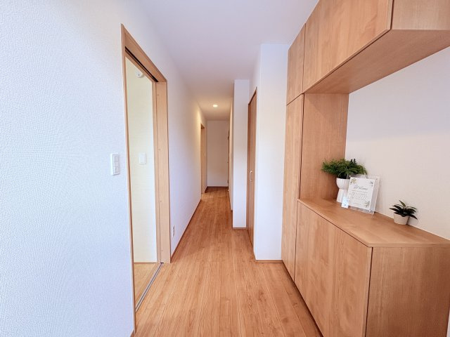 ハートフルタウンうるま市石川楚南2号棟の玄関