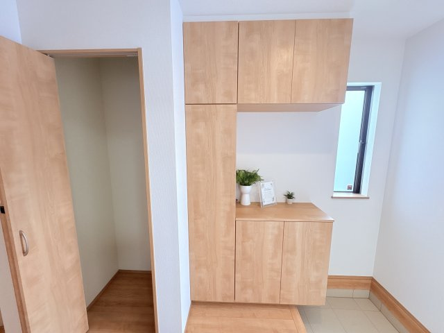 ハートフルタウンうるま市石川楚南2号棟の玄関