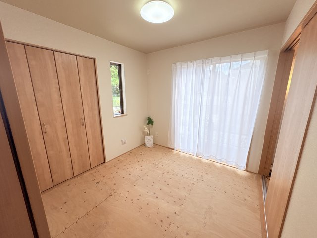 ハートフルタウンうるま市石川楚南2号棟の玄関