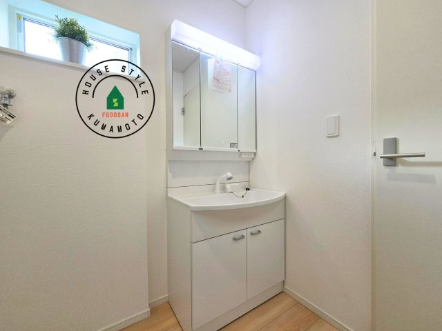 熊本市南区城南町下宮地第3-3棟（2号棟）の内観：施工例|洗面所は小さなプライベートスペース。歯磨き、洗顔と毎日施す個人空間。