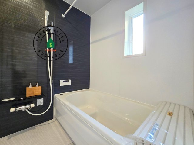 熊本市南区城南町下宮地第3-3棟（2号棟）の内観：施工例|浴室は一日の疲れを癒す場所だから、家族みんながゆったりできる快適設計。追い炊き機能付きオートバス。安定した温度で、いつでも快適に入浴できます。