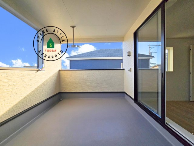 熊本市南区城南町下宮地第3-3棟（2号棟）の外観：施工例|バルコニーに自分のこだわりをもたせる。120％自由自在のバルコニー。もちろんお洗濯物を干す、ゴミを一時保管するなどもおまかせください。バルコニーを多目的スペースとして考えてみましょう。