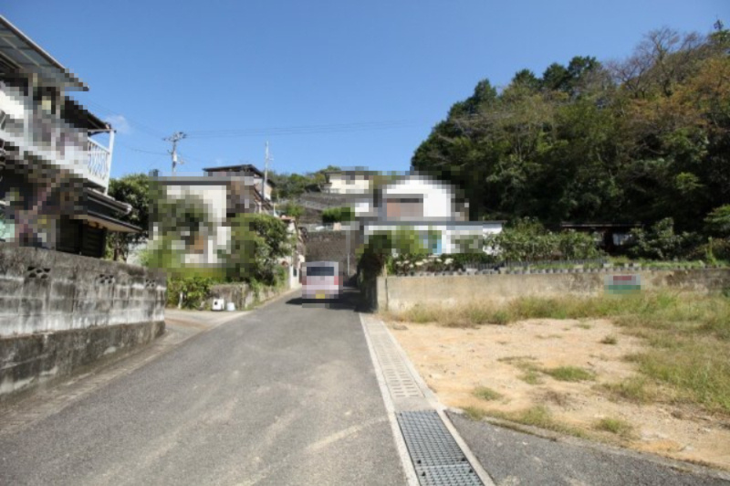 福井町　建築条件付き　売土地　　の前面道路含む現地写真