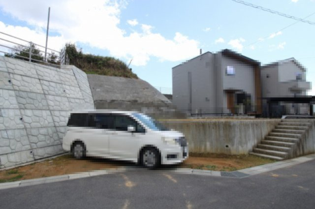 福井町　建築条件付き　売土地　　の前面道路含む現地写真