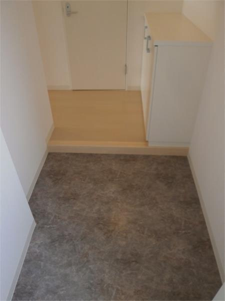 リヴシティ上野入谷グロースの玄関