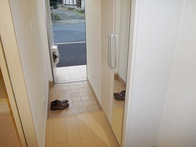 エリンコート矢切の玄関