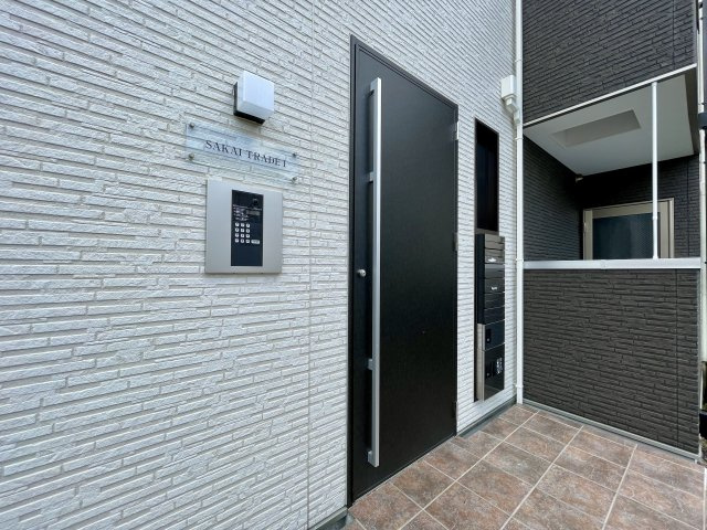SAKAI TRADE Ⅰのエントランス