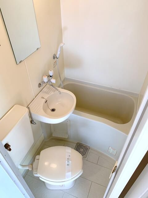 フラットの浴室