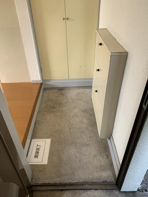 フラットの玄関