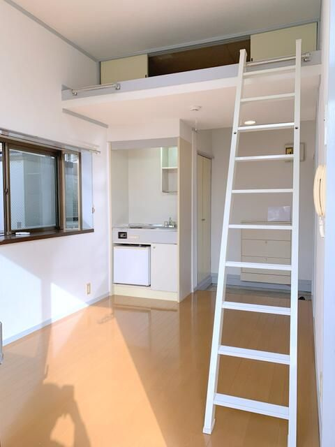 フラットの洋室