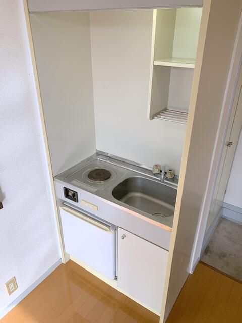 フラットのキッチン