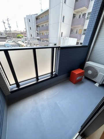 ラ　ヴィータ　リッカのバルコニー|お洗濯にも便利なバルコニー付き