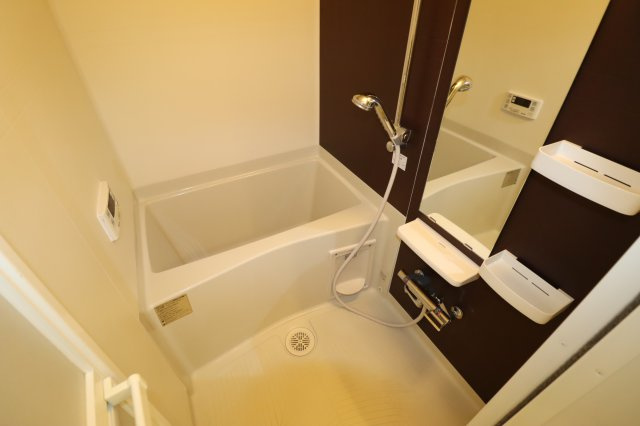 パレス龍大の浴室|浴室暖房機付きのお風呂です