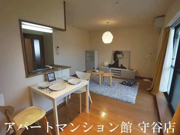 シュロス松前台の居間・リビング