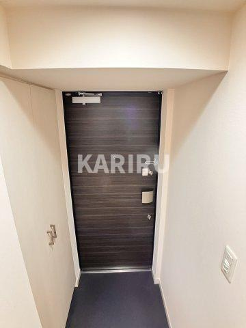 プレサンス堺筋本町駅前の玄関