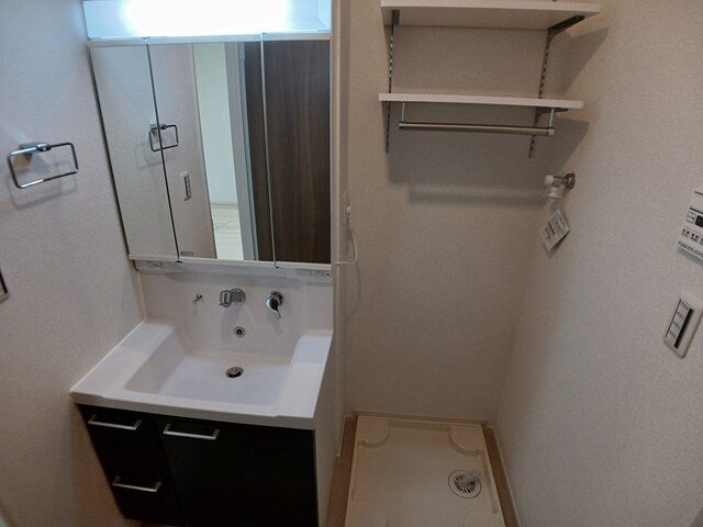 ポンテリブロＫ・Ⅰの洗面所|明るい洗面所です