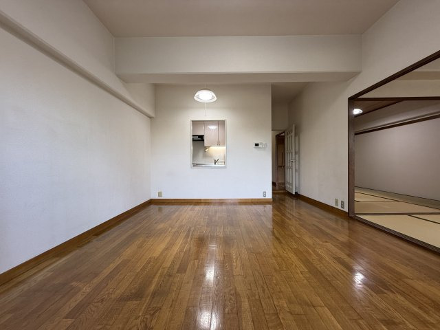 千里中央パークヒルズG棟の居間・リビング