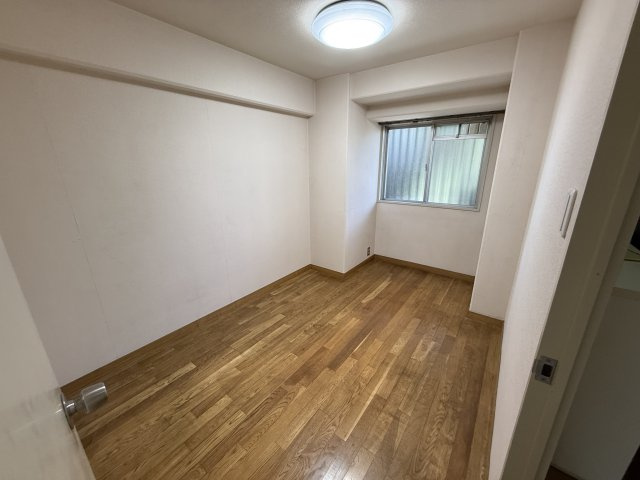 千里中央パークヒルズG棟の洋室