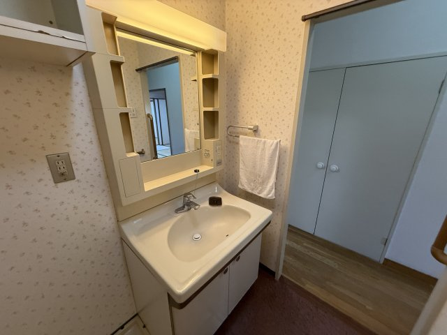 千里中央パークヒルズG棟の独立洗面台