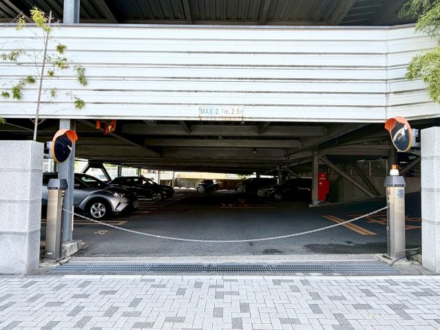 シティハウス星ヶ丘のその他共用部分|チェーンゲート付駐車場出入口（他2か所出入口有）