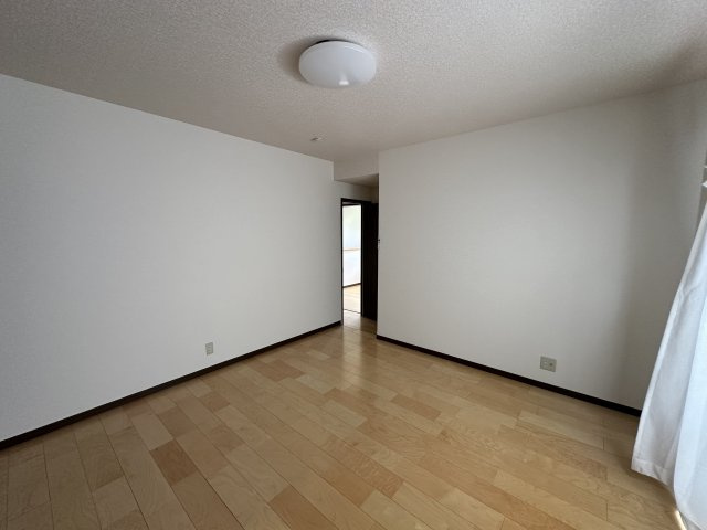 【洋室】 | 小林市細野 1,199万円 | 2F