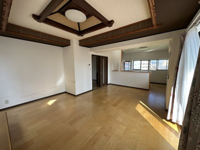 【居間・リビング】 | 小林市細野 1,199万円