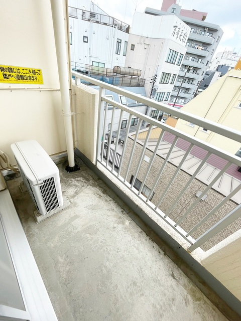 小松屋ビルのバルコニー|バルコニー