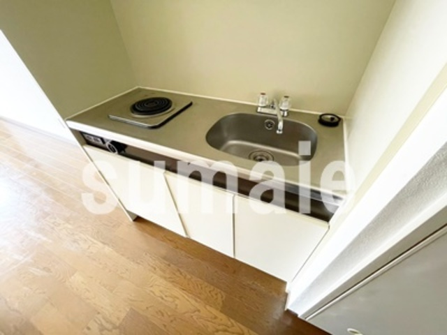 小松屋ビルのキッチン|電気コンロです