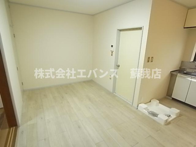 【居間・リビング】 | プラザドゥサン | 使いやすいリビングです