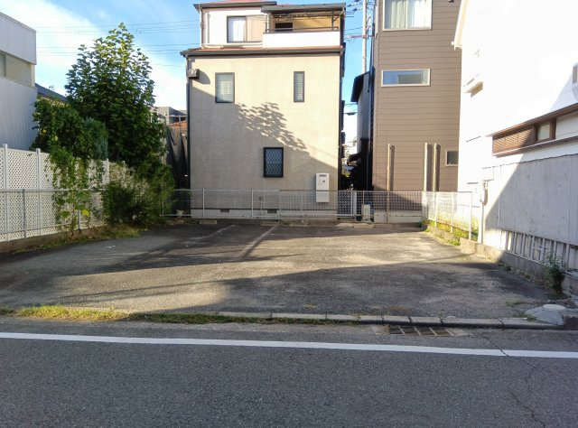 石刎町駐車場の外観