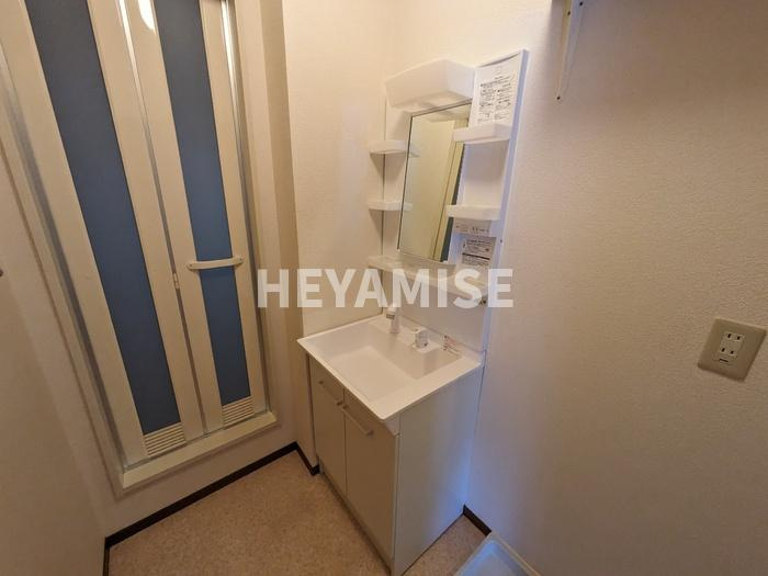 メルベーユ富の原A棟の洗面所